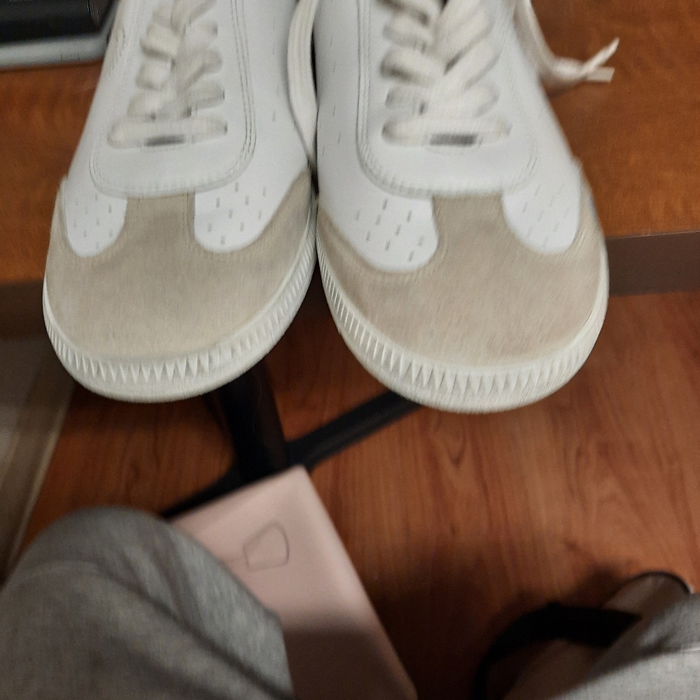 Shoes - Picture 3 of 4
